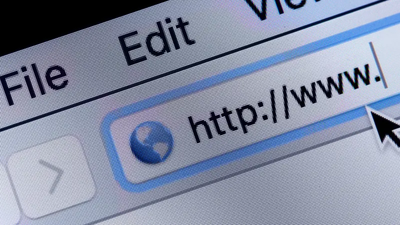 Barra de direcciones de un navegador con una URL, símbolo del SEO técnico